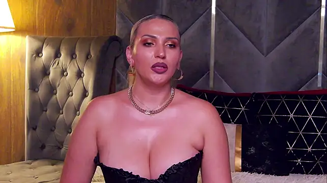 LaylaBlakes webcam