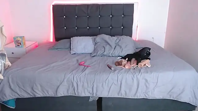 selena_yourmilf webcam