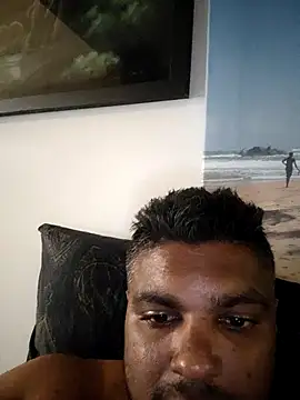 Bandusrilankasexymen live cam on StripChat