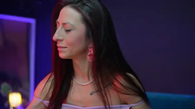 RubyRosa live cam on StripChat