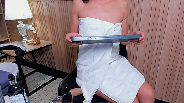Sara_rhoades webcam