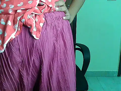 ur_sassypriya webcam