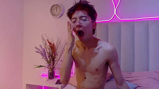 Twink_Sebas7 live sex cam