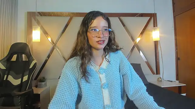 ZoeDear_ live cam on StripChat