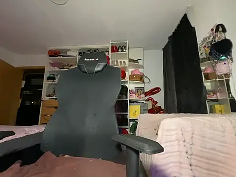 Tyraride 🕋 live sex chat