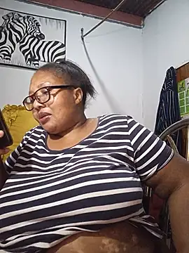 YELLOW_BONE webcam