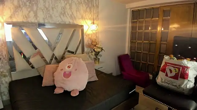 Miaa_Smiith1 live cam