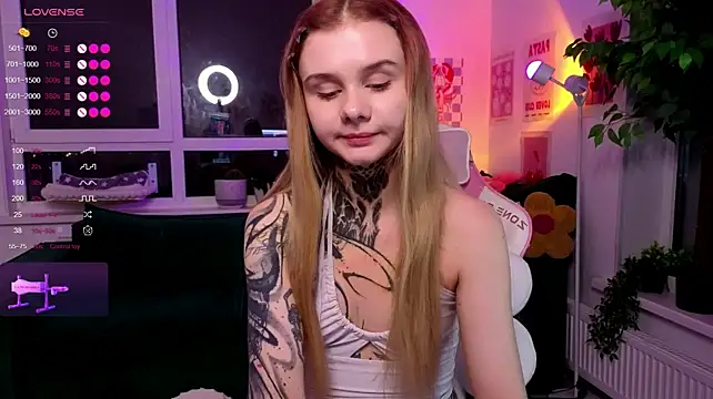 Britney_Lynch webcam