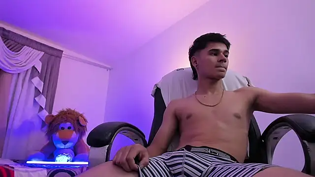 Aron_Boyy webcam