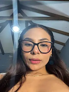 amira_cute2 🔻 online webcam