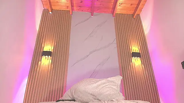 miss_charlootte1 live cam on StripChat