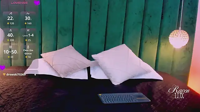 Raven_Luxx webcam