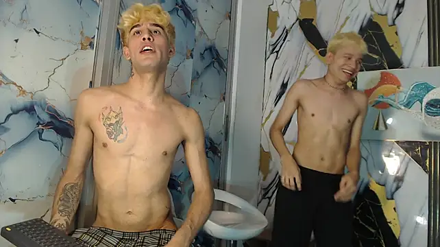 BLACK_AND_LOVER webcam