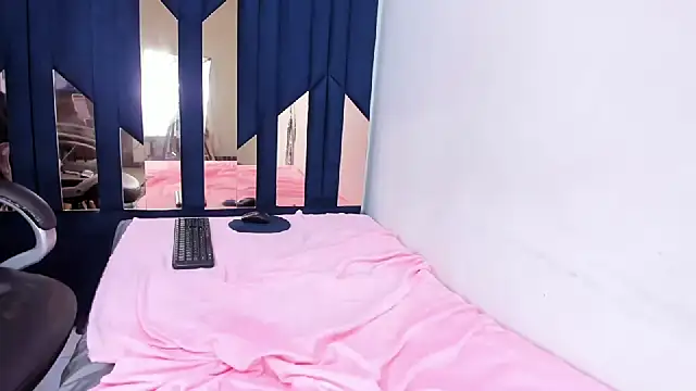 Aisha_hotts777 live sex cam