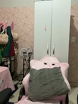 Irresistible37 live cam on StripChat