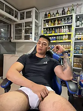 OliverWest04 webcam