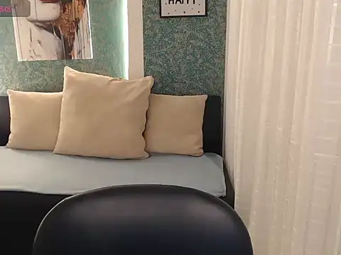 Miidnightt_Dessire webcam