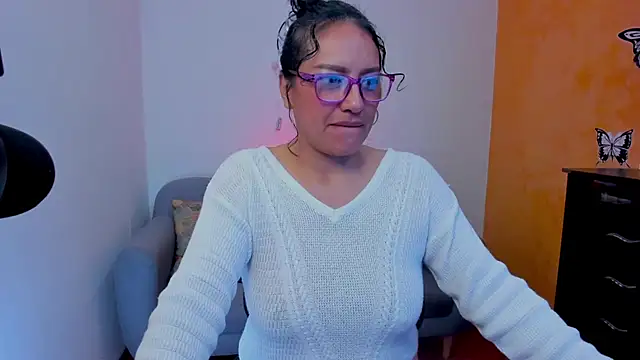 scarlet_wet live cam on StripChat