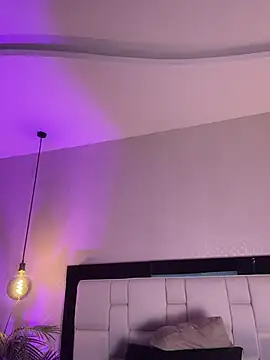 Sophie-velvet webcam