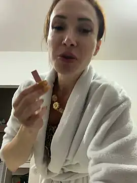 Irresistible37 webcam