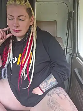 PinkTheHawk live cam on StripChat