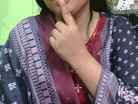 Mukta_010 live cam on StripChat