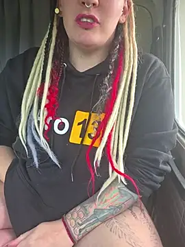 pinkthehawk (F milf) - Make me do naughty things in public