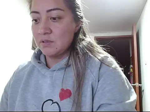 officialrosevelvett live cam on StripChat