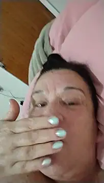 Yaya_Mineira live cam on StripChat