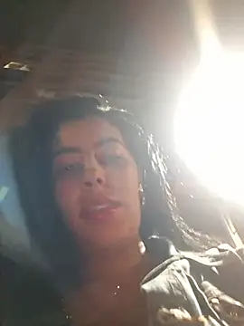 Luianna live cam on StripChat