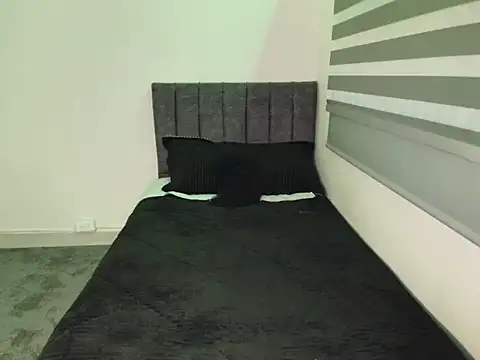 ScarleTemptation live cam on StripChat