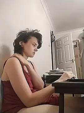 Amy01112 live cam on StripChat