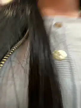 LilacNoir live cam on StripChat