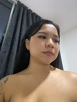 kiaradolls live cam on StripChat