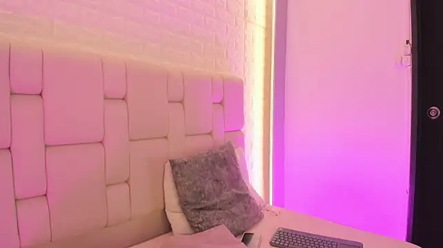 maddieparkerr live cam on StripChat