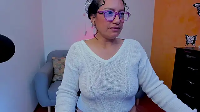 scarlet_wet live cam on StripChat