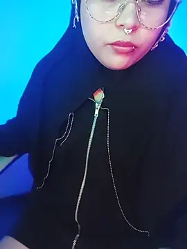Elinaax live cam on StripChat