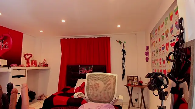 Sarah_teiku live cam on StripChat