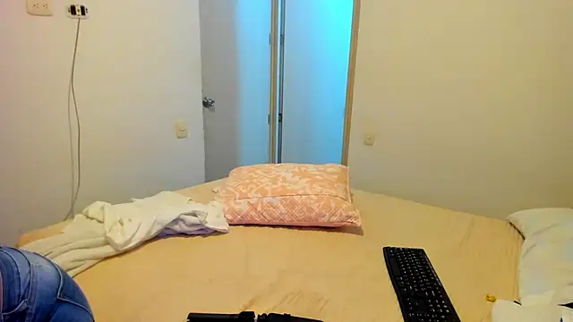 alaskmiller1 live cam on StripChat