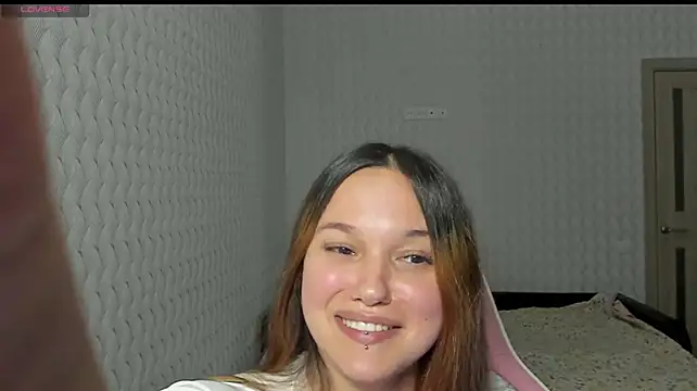 Elyssae live cam on StripChat