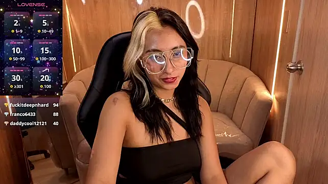raven_stone_cn live cam on StripChat