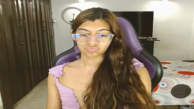 Alanni_parker live cam on StripChat