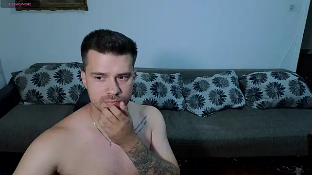 JohnnyStepBro live cam on StripChat