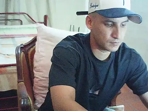 vortexX2565 live cam on StripChat