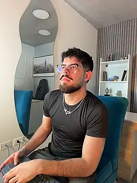 DomBoy_ live cam on StripChat
