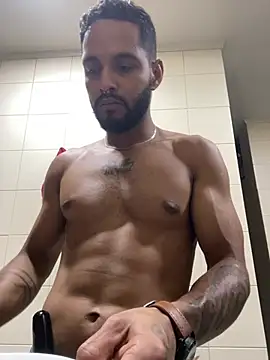 bigblack0111 live cam on StripChat