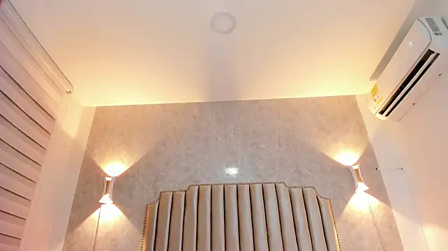 ArissDeLuna live cam on StripChat