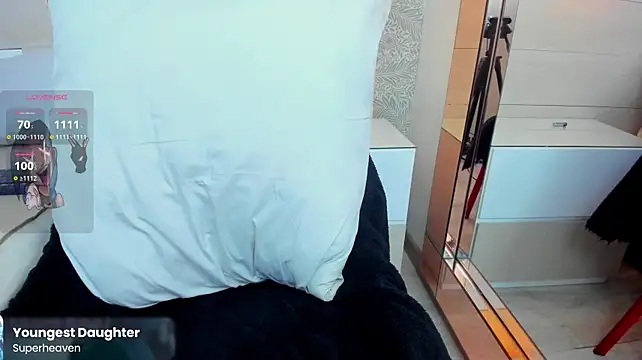 yujiin_ (F young) - 🍓fingering pussy🍓