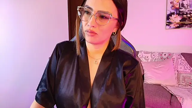 Katalina_Alvarezz live cam on StripChat