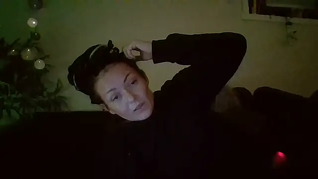 mymancave (F milf) - They must stay out ...